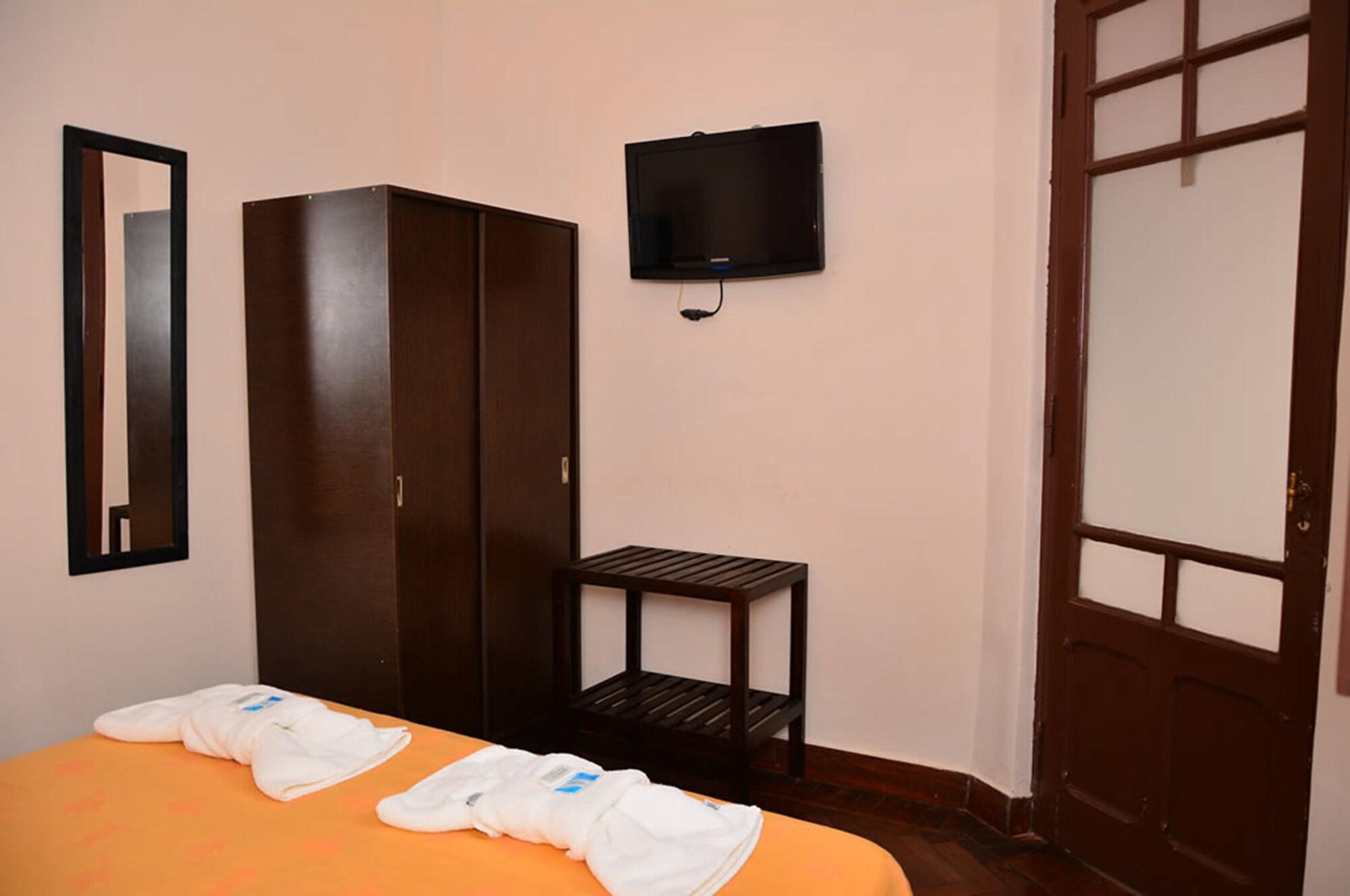 Hotel La Giralda Salta Esterno foto