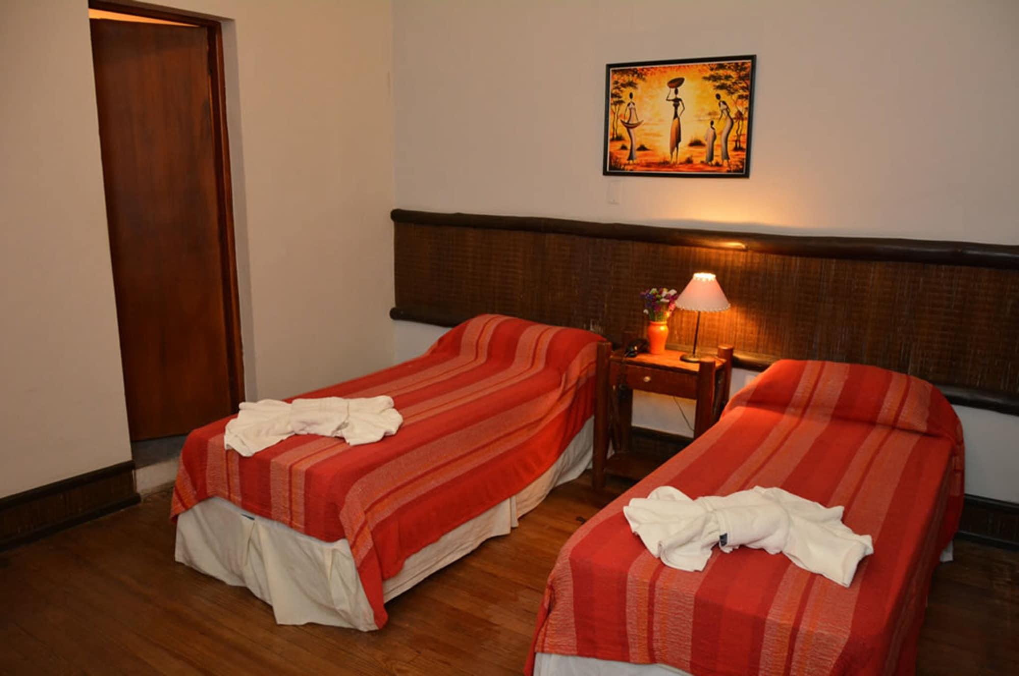 Hotel La Giralda Salta Esterno foto