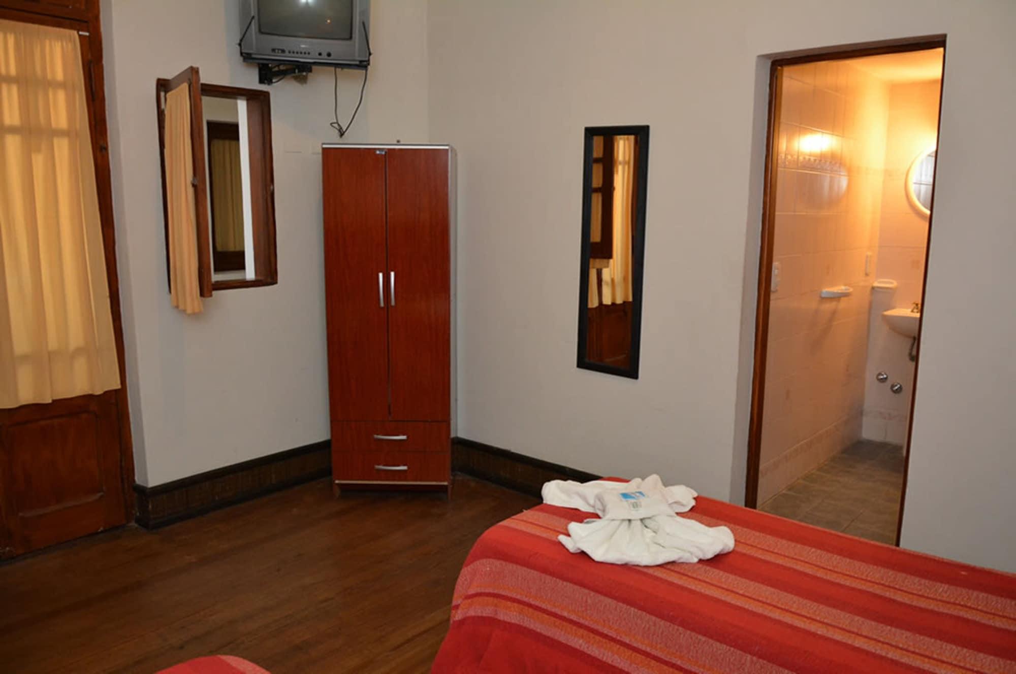 Hotel La Giralda Salta Esterno foto